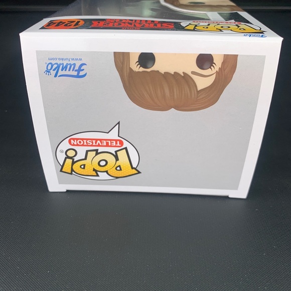 Funko Pop! Television Netflix Stranger Things 4 Robin #1244 Vinyl Figure - Picture 6 of 8